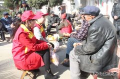 太康县供电公司：爱心送进敬老院