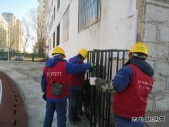 伊春供电公司：党员服务队带着“安全”进校园