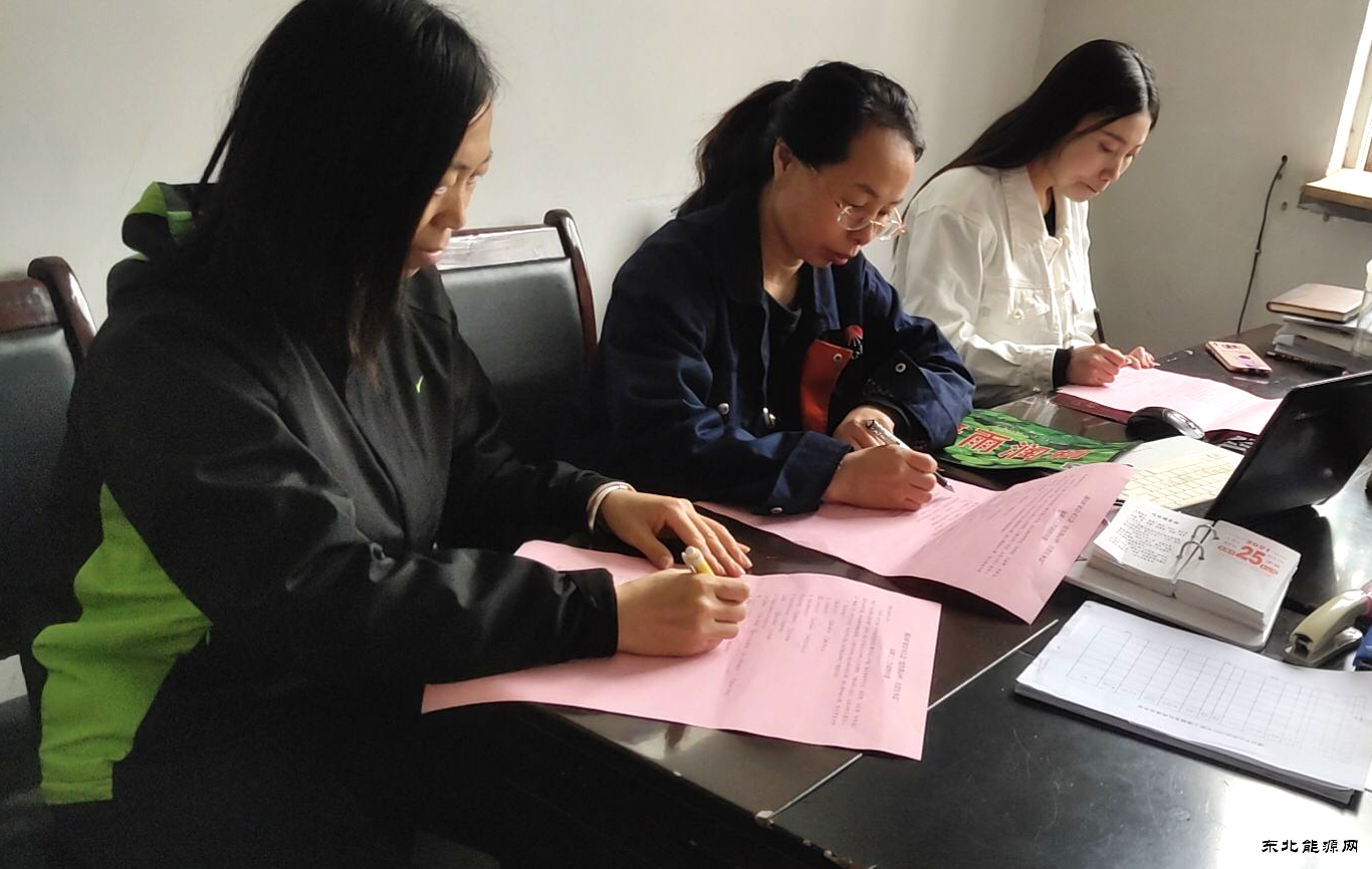 中心社区：“党在我心中、关爱在身边”女工问卷调查活动