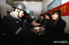 古城煤矿：元宵佳节送温暖