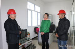 兴凯湖电业局：局党委书记李铁柱深入三丰变施工现场检查指导工作