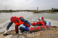 塔里木油田哈得作业区：洪水阻不断巡井路