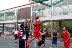 古城煤矿：篮球架起友谊桥