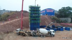 江西：兴泉铁路兴宁4标首根桥墩率先浇筑完工