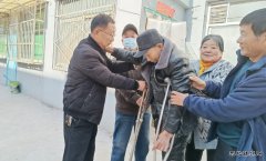 蒲白马南社区：“暖心哥”爱心传递正能量