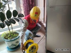 伊春供电公司：防汛期间帮七旬老人安装备用电源